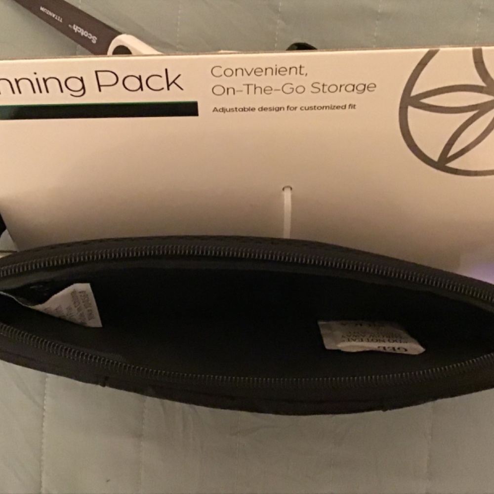 GAIAM RUNNING PACK NWT - Picture 9 of 12